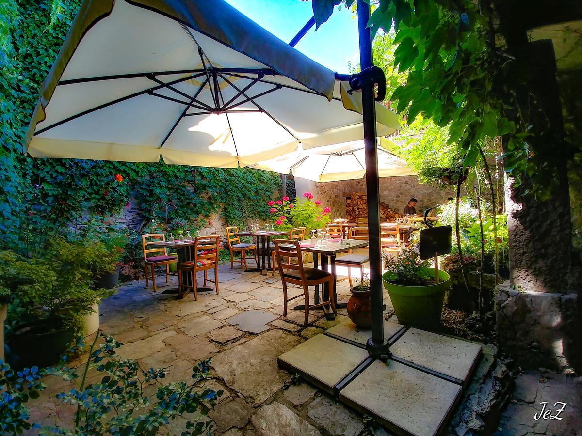 Les Tables De La Fontaine Florac Exterior photo